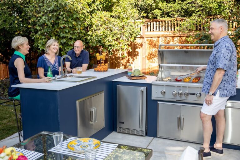 Modern Outdoor Kitchen Design: Smart Solutions for Stylish Outdoor Cooking